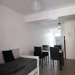 Shanti Alojamiento Monoambiente Y Departamento